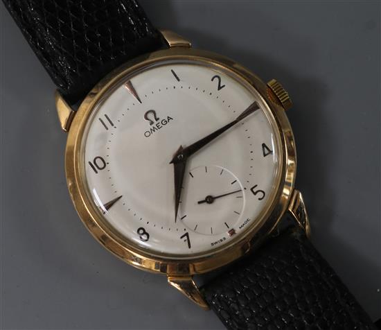 A gentlemans 1940s 18ct gold Omega manual wind wrist watch,
